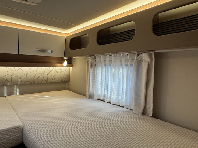 Weinsberg CaraCompact Pepper Edition 600 MEG 140 CV Autom&aacute;tico 9 velocidades Euro 6 Fiat Ducato 8 **Camas individuales/Portabicicletas/Sat&eacute;lite/Smart TV foto: 20
