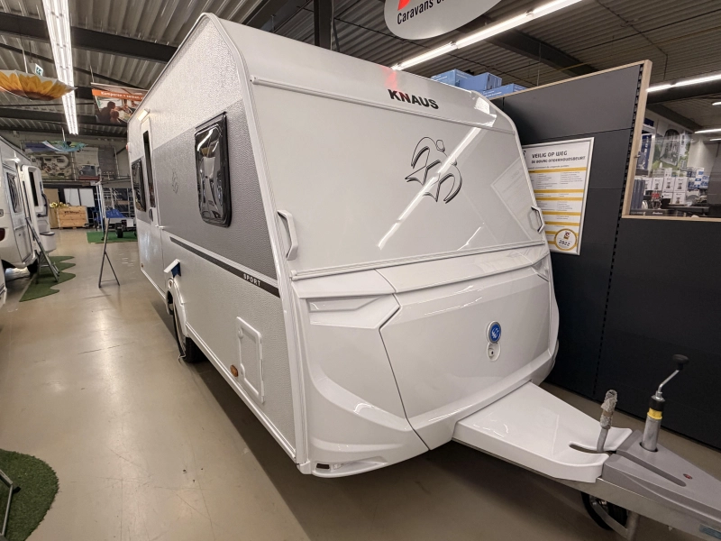 Knaus Sport 450 FU 1800 KG + Cama francesa foto: 2