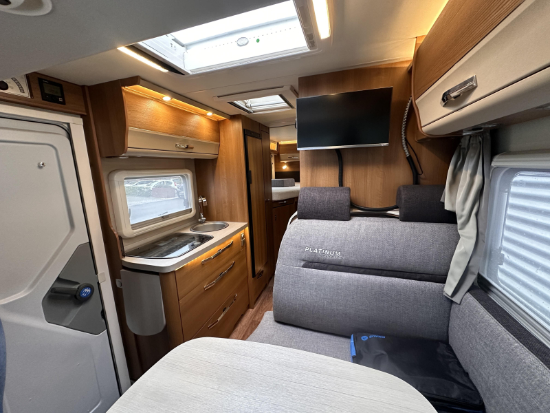 Knaus Platinum Selection 650 MEG Lengtebedden Integraal  foto: 6