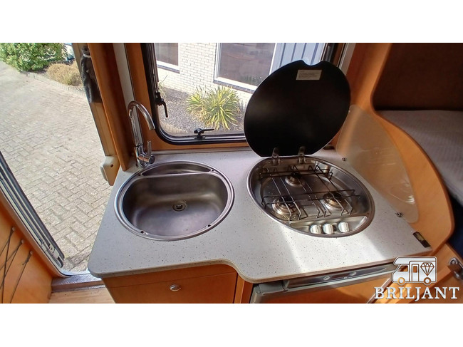 Hymer TEILINTEGRIERT HV 522 .. 2006 Querbett Foto: 5