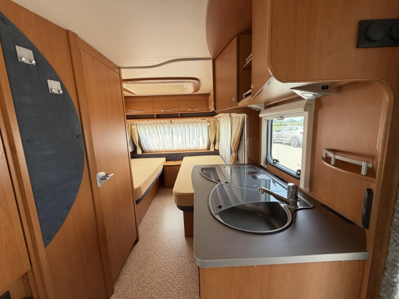 Dethleffs Summer Edition 460 V enkele bedden  foto: 7