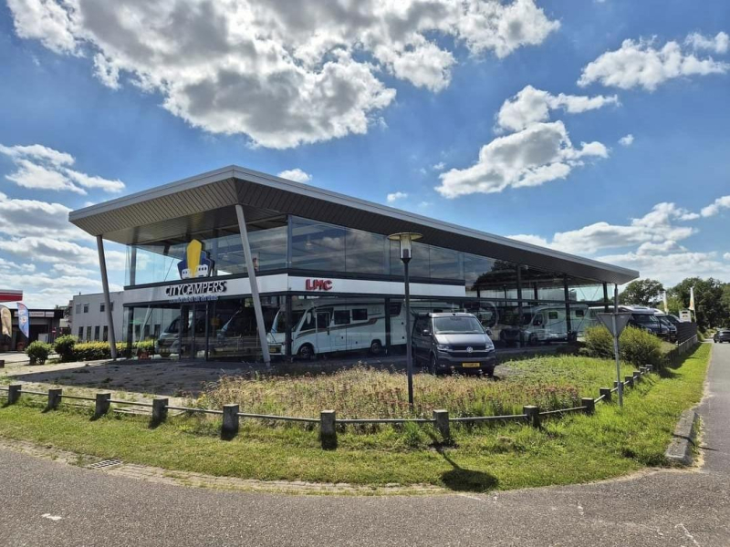 LMC Tourer 630 T 165 PS Foto: 2