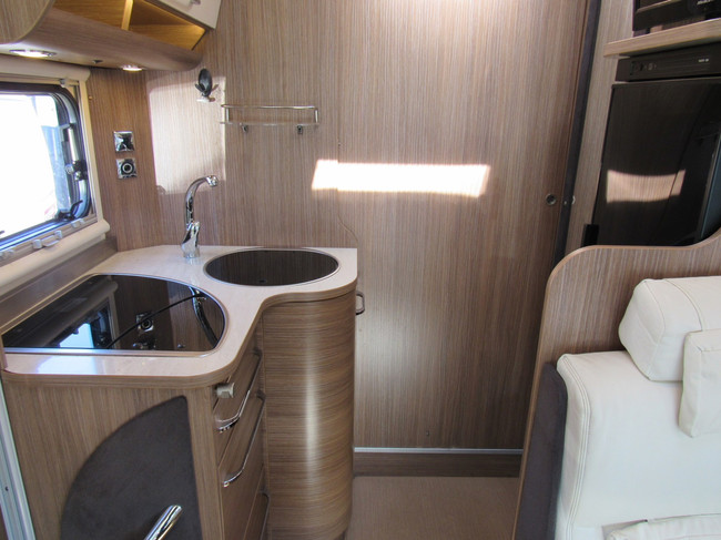 Itineo MB700 Fiat Integriert Queensbett und Hubbett Bj. 2016 Foto: 12