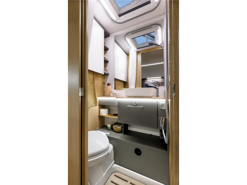 LMC Videro 510 E model 2027, enkele bedden  foto: 9