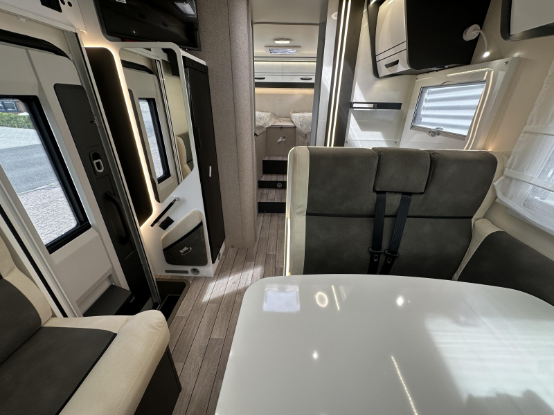 McLouis MC4 373 Fiat 140PK Automaat NIEUW  foto: 4