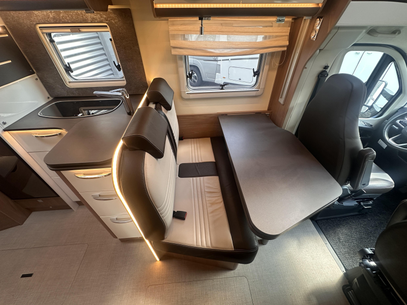 Bürstner Lyseo Harmony Line 690 Fiat 140PK Lengtebedden  foto: 7