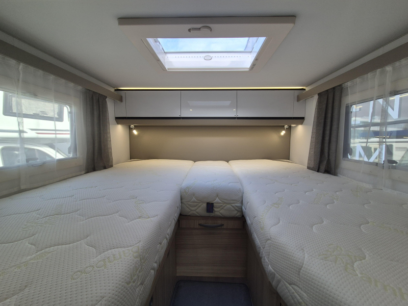 Adria Compact DL Plus 160 pk Automaat  foto: 19