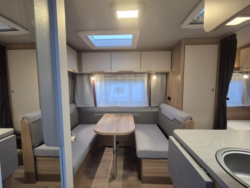 Weinsberg CaraTwo 390 QD  foto: 18