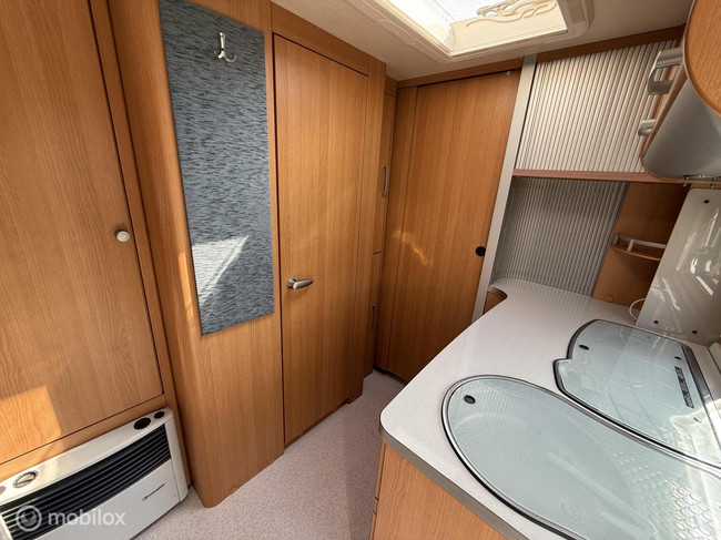 Wilk 490 S3 Enkele bedden voortent rondzit foto: 14