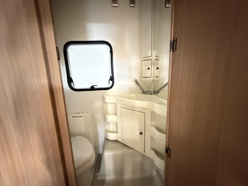 Adria Aviva 370 CP Mover | Bunk bed | Bicycle photo: 10