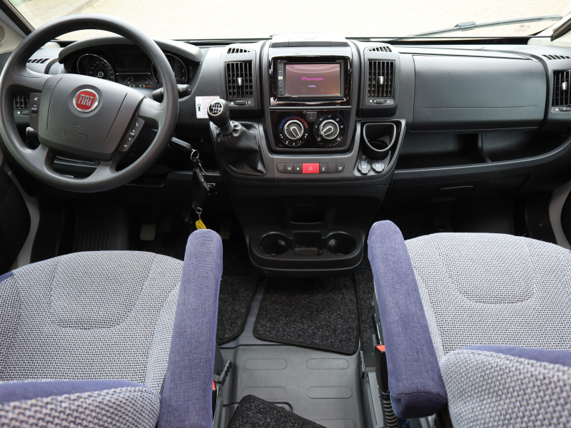 Knaus Sky TI 650 MEG camas individuales | enganche de remolque foto: 13
