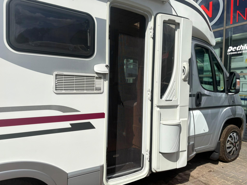 Adria Compact SL Enkele Bedden,Airco,130PK  foto: 9