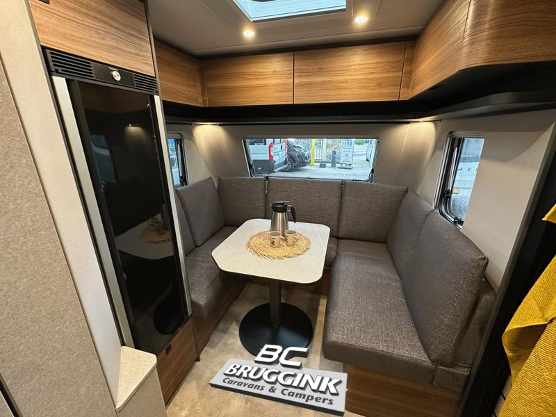 Eriba Novaline 495 SINGLE BEDS photo: 2