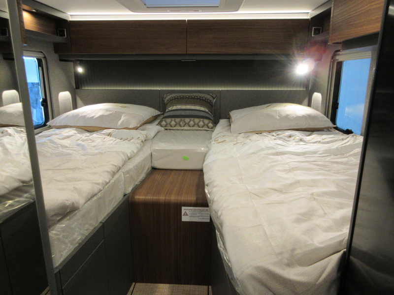 Hymer B-MC T 600 SLC double floor photo: 3