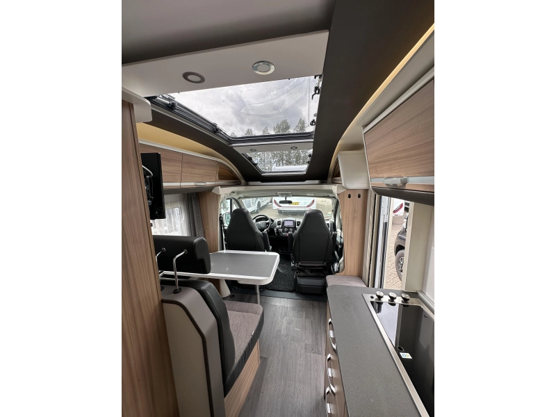 Adria Coral 600 SL level systeem  foto: 16