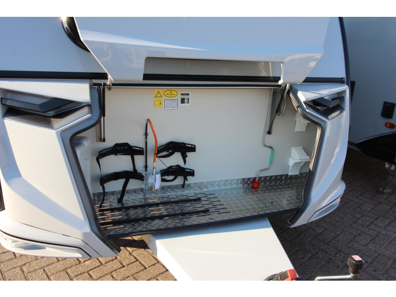 Knaus Sudwind Black Selection 540 UE Panoramaraam + Enkelbed  foto: 20