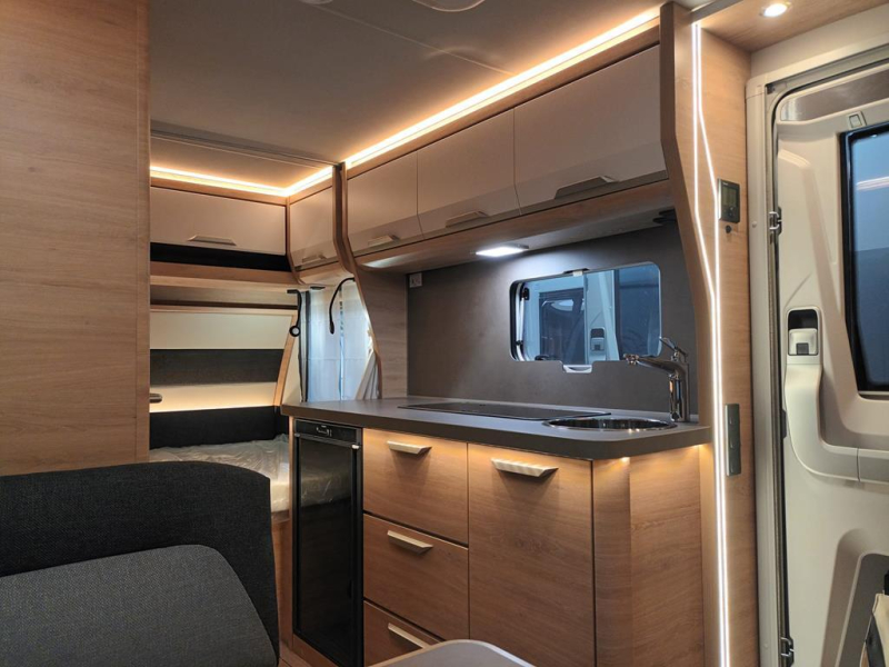 Knaus Sudwind Black Selection 420 QD  foto: 2
