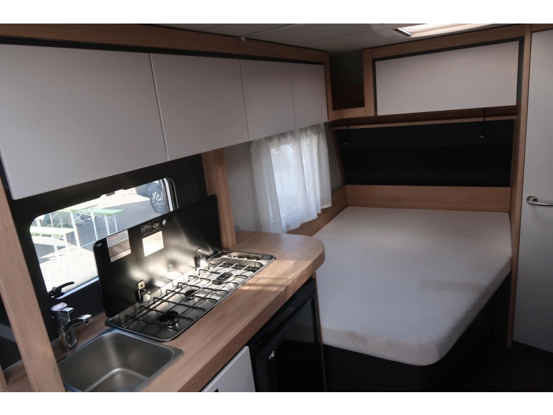 Knaus Sport 450 FU ZGAN, 5 MAANDEN OUD  foto: 8