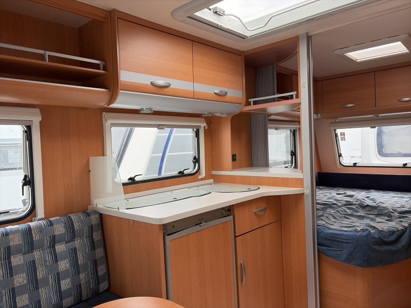 Knaus Sport Premium Line 450 FU Awning/Bike rack photo: 6