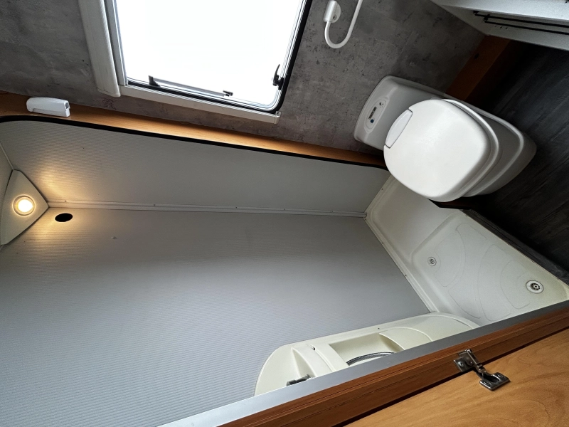 Weinsberg Orbiter 631 Dwarsbed/Alkoof/2004/6.3M  foto: 13