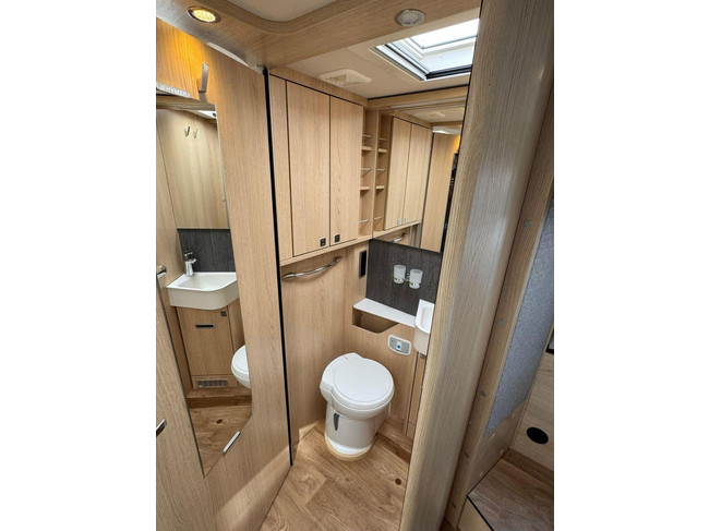 Hymer BML-I 790 Masterline Queensbed Hefbed Alde EP Level Oven Trekhaak Luifel foto: 19