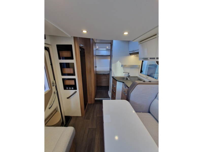 Adria Matrix 640 DC Face to face 2021 Foto: 17
