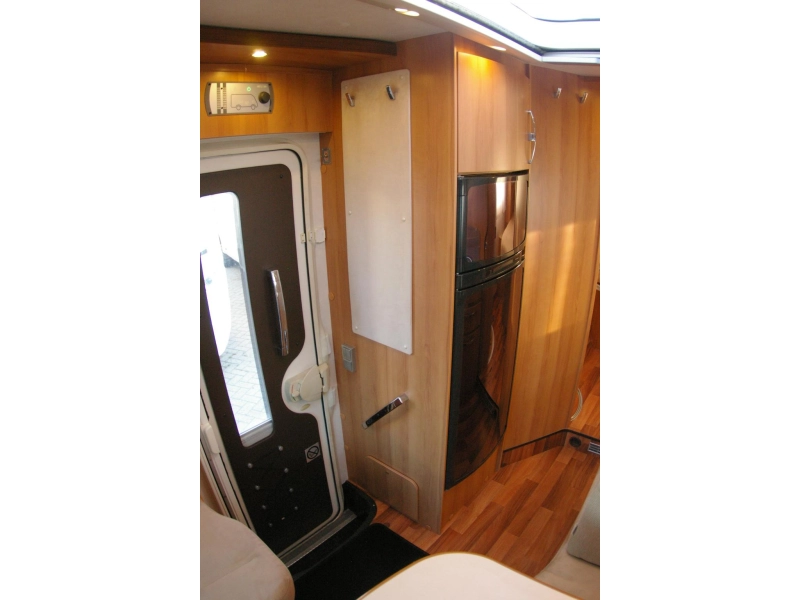 Hymer Bianco Line 698 CL Queensbed.  foto: 15