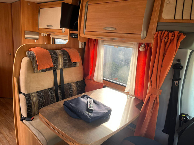 Chausson Flash 08 | Fiat Ducato 130 MultiJet | Markise | Kamera | Fahrradtr&auml;ger | Klimaanlage (Motorbereich) | Carplay | TV | Pilotensitze Foto: 23