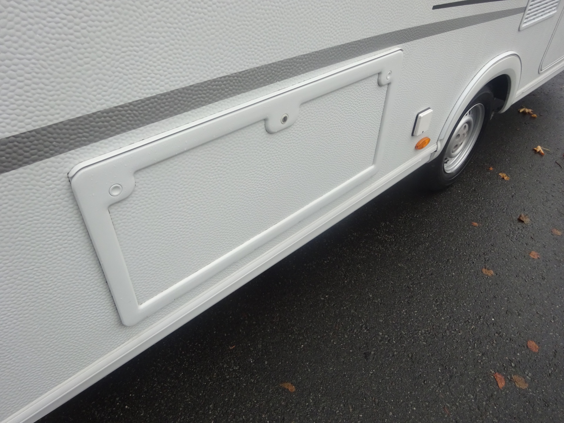 Lmc Sassino 460UL Enkele Bedden+Mover+Voortent foto: 6