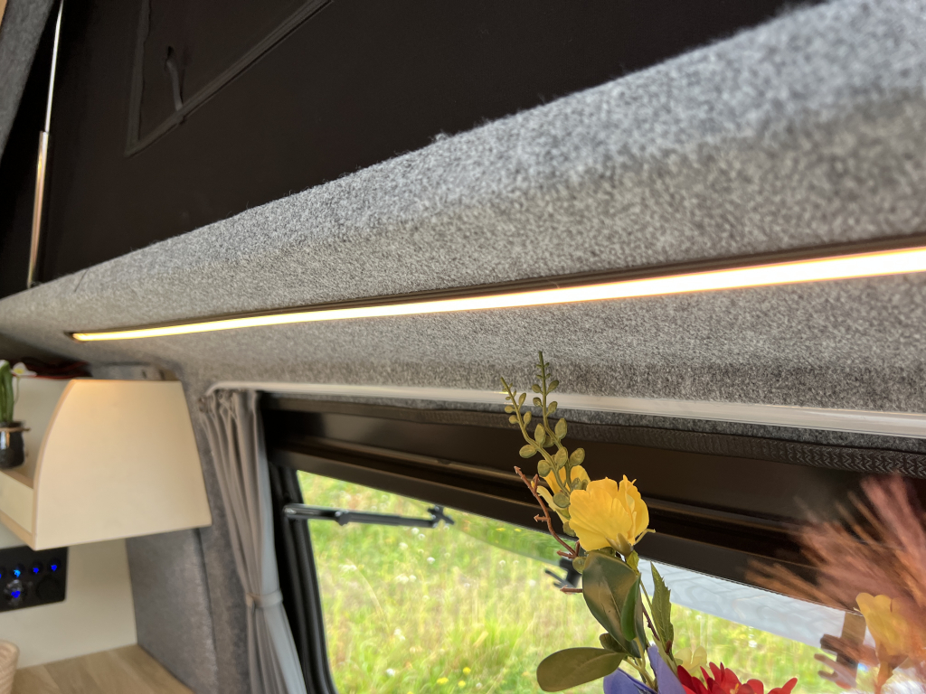 Volkswagen T6 Buscamper 2017 175k km zweifarbig Foto: 8
