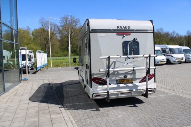 Zeer compacte Knaus Tourer VAN 500 LT Bulli AUTOMAAT voorzien van Face to Face salon (82  foto: 8