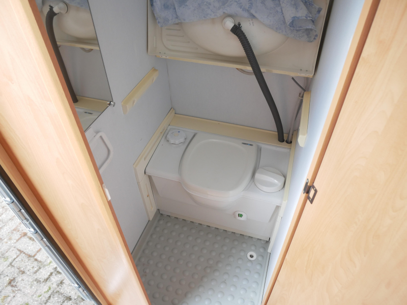 Caravelair Antares 390 Voortent, fietsenrek  foto: 13