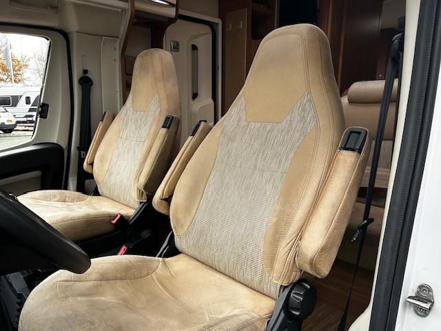 CAPRON T 339 /Queensbett/Navi/R&uuml;ckfahrkamera/Fahrradtr&auml;ger Foto: 6