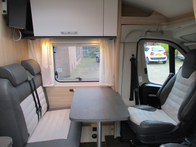 Sunlight V69 Queensbed en Compact  foto: 4