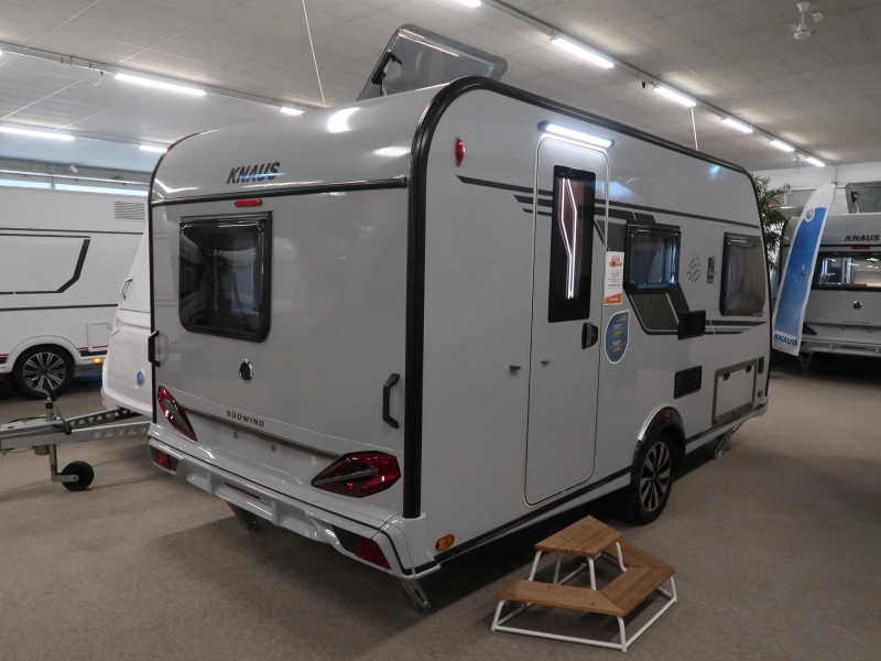 Knaus Sudwind Black Selection 420 QD COMPACT EN GROTE KEUKEN !  foto: 14