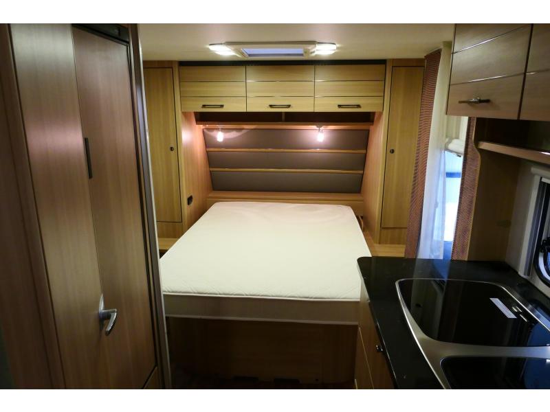 Eriba Living 550 Queens bed  foto: 4