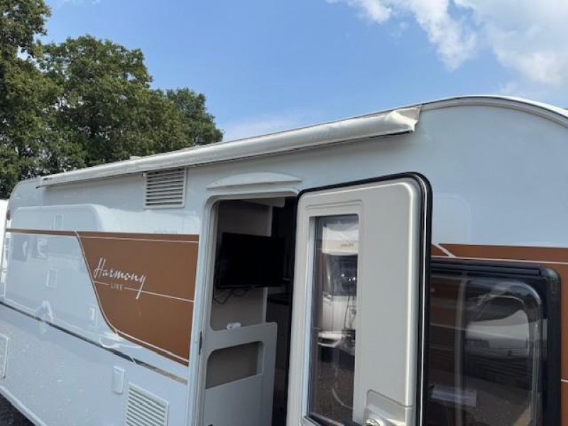 Bürstner Averso Harmony Line 465 TS mover airco fietsenrek  foto: 23