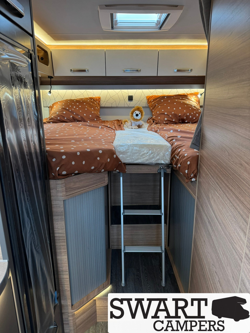 Weinsberg CaraLoft Ford 650 MEG, 155 hp automatic Single beds photo: 17