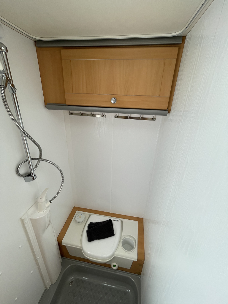 Dethleffs ADVANTAGE T5801 FRANSBED FACE TO FACE foto: 8