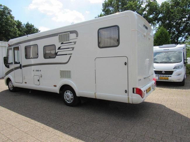 Hymer Exsis-i EX 688 Enkelebedden hefbed integraal bj2014 foto: 22