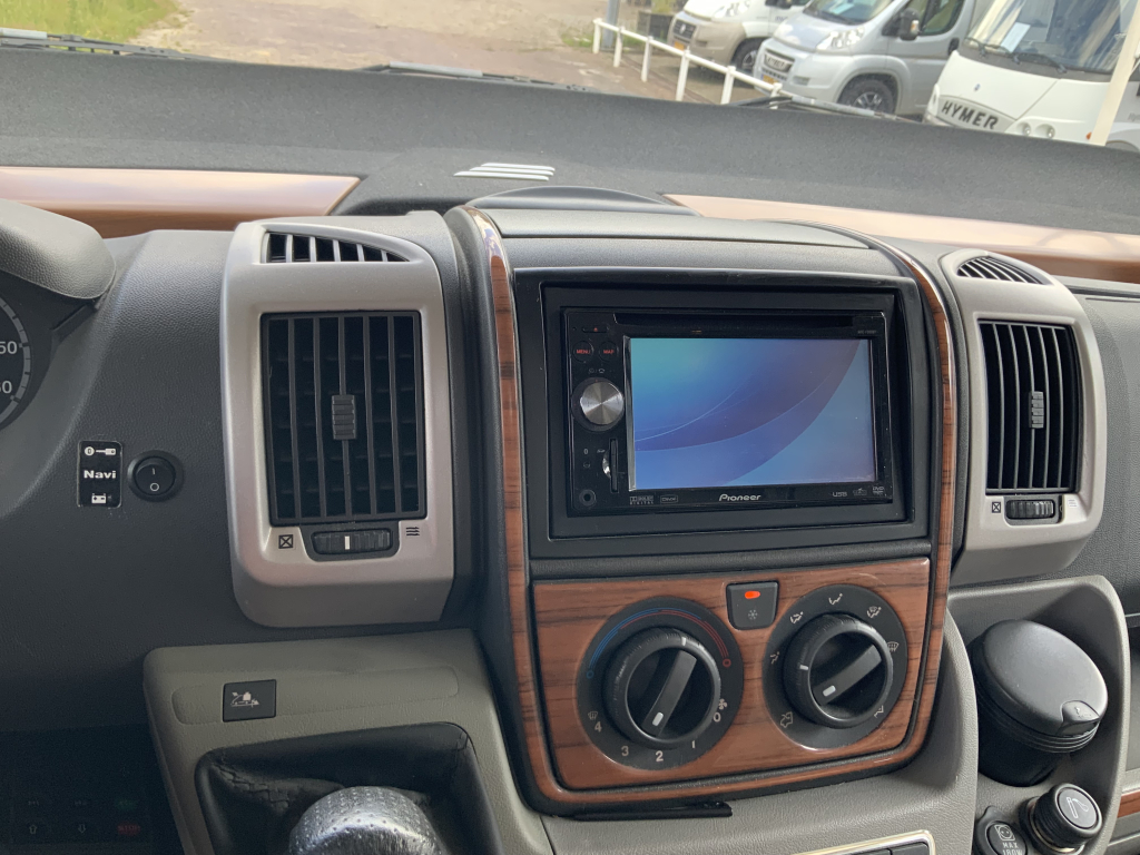 Hymer B 514 SL Star-Edition, AUTOMAAT, Integraal, Motor-airco, Luchtvering, Alko-Max-chassis, Dwarsbed & hefbed Marum Camper centrum on the road  foto: 27