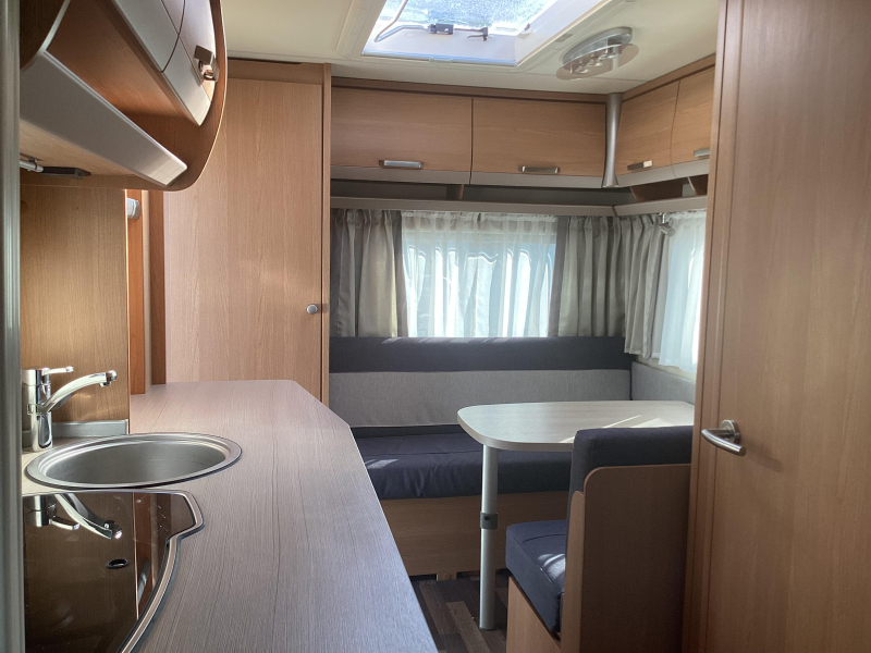 Knaus Sport 420 QD Unico luifel met voorwand  foto: 16