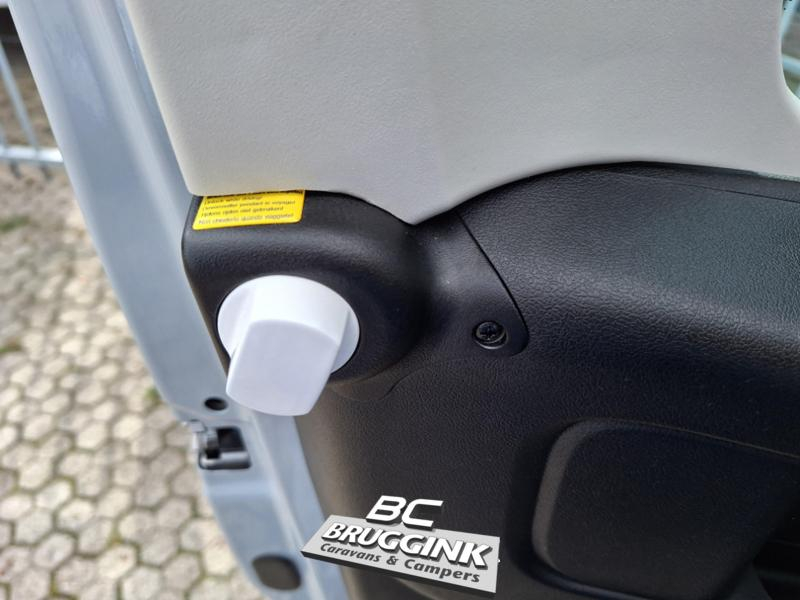 Knaus Boxlife 630 ME ENKELBED AUTOMAAT 11000KM  foto: 14