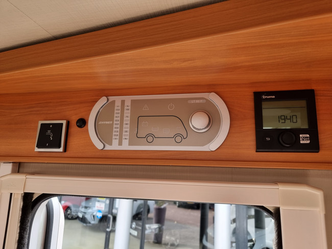 Hymer Exsis 678 | Autom&aacute;tico | Euro-6b | Camas individuales | Cama abatible | C&aacute;mara | Navegaci&oacute;n | &iexcl;Excelente estado! foto: 11