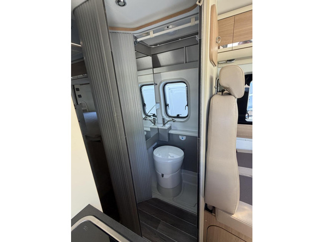 Adria TWIN 640 SLX Enkele Bedden Luifel Trekhaak Bearlock foto: 20