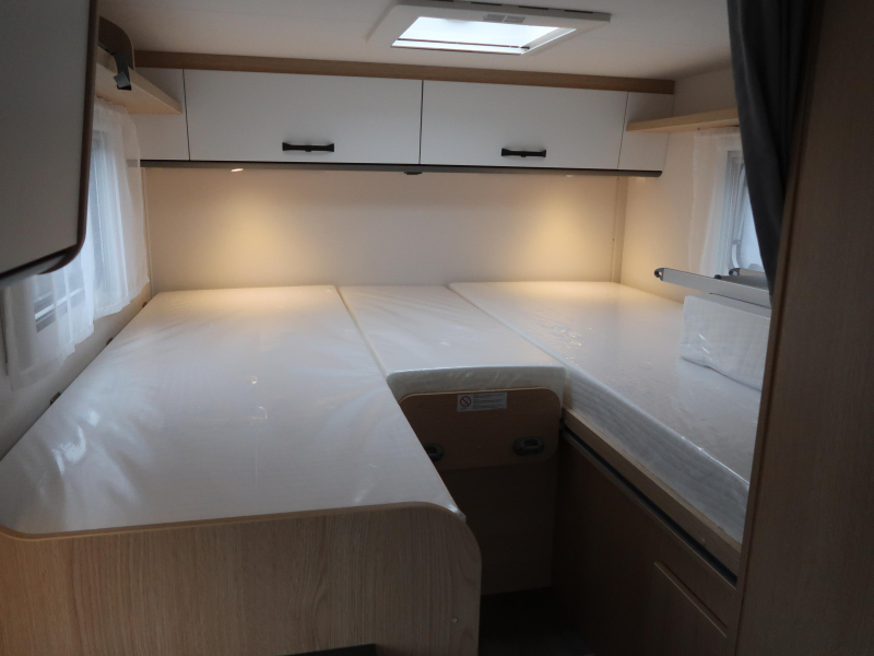 Sunlight V67S Adventure HOGE KOELKAST/ 2X1 BED!!  foto: 10