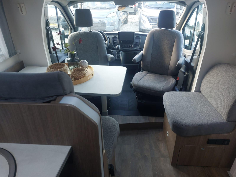 Carado T 447 - on Ford Automatic photo: 6