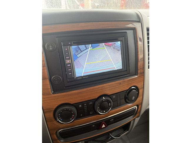 Hymer S 790 150 PS sehr luxuri&ouml;se Ausf&uuml;hrung franz&ouml;sisches Bett + Hubbett XXL K&uuml;hlschrank Backofen Markise Leder Klimaanlage Kamera TV elektr. Satelliten-TV gro&szlig;e Garage Foto: 12