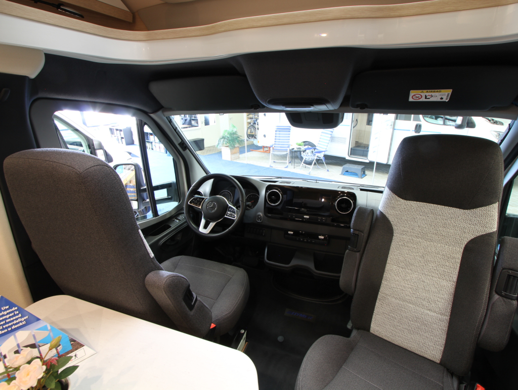 HYMER B690MC photo : 2