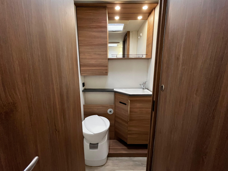 Pilote P 746 GJ Camper, Lengtebedden  foto: 10